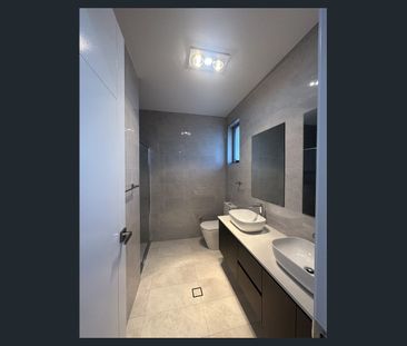 Vantage Plus Presents this gorgeous home for rent in Cobbitty. AVAI... - Photo 6