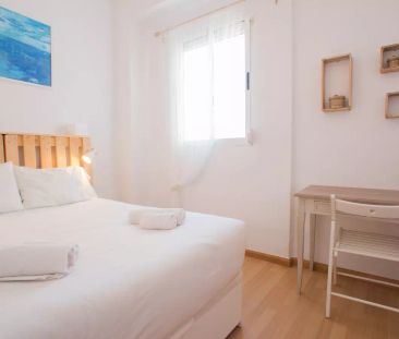 Inviting 3-bedroom apartment in Poblats Marítims - Photo 1