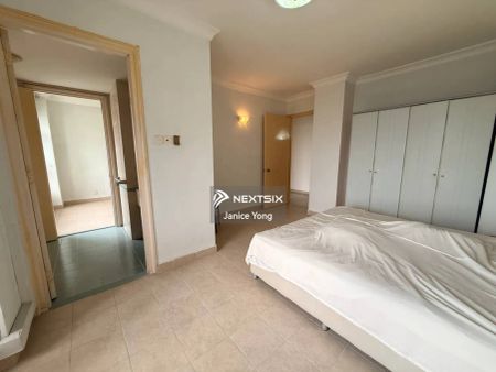 The Straits View Condominium - Photo 2