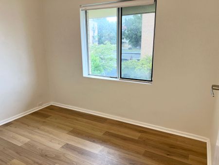 Victoria Park - Photo 5