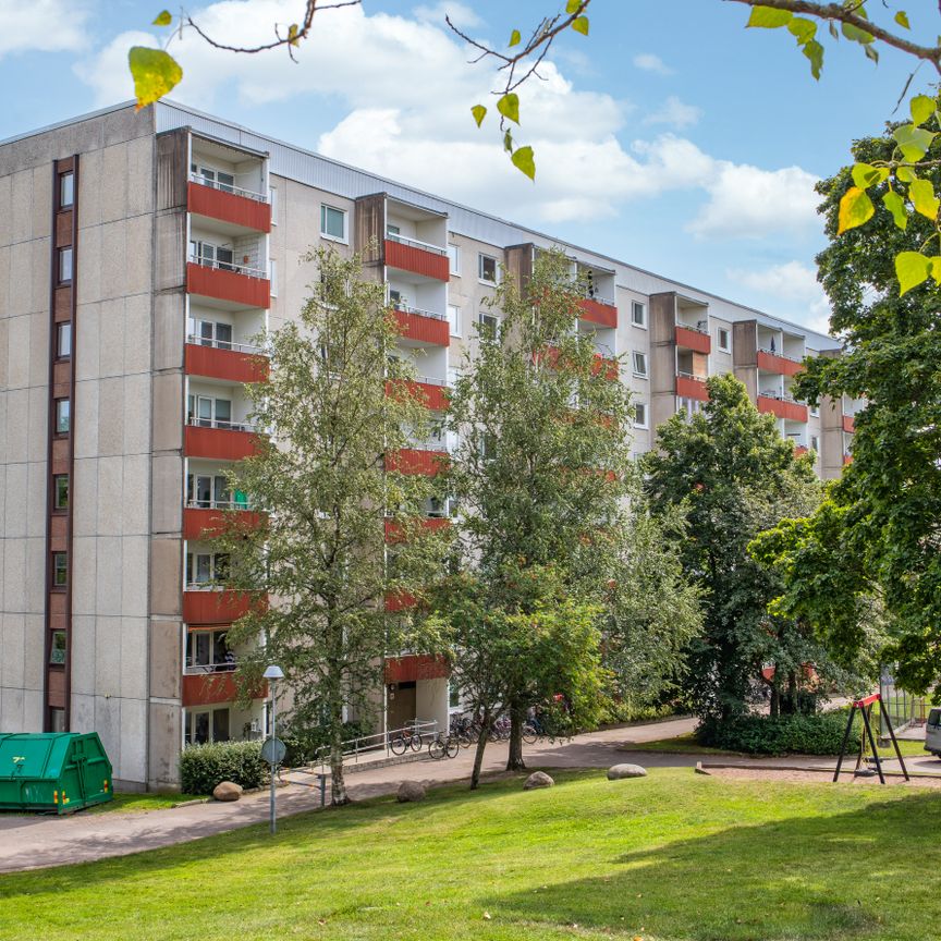 Karlagatan 3 B - Foto 1