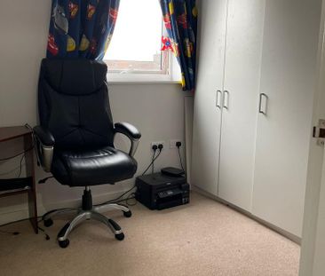 3 bedroom terraced house to rent - Photo 5