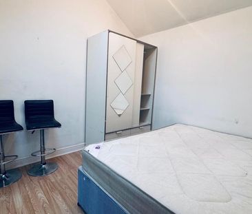 Studio to rent - Photo 6