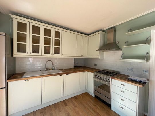 2 Bed Flat, Stanhope Road, N6 - Photo 1