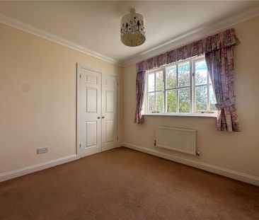 4 bedroom detached house to rent - Photo 4