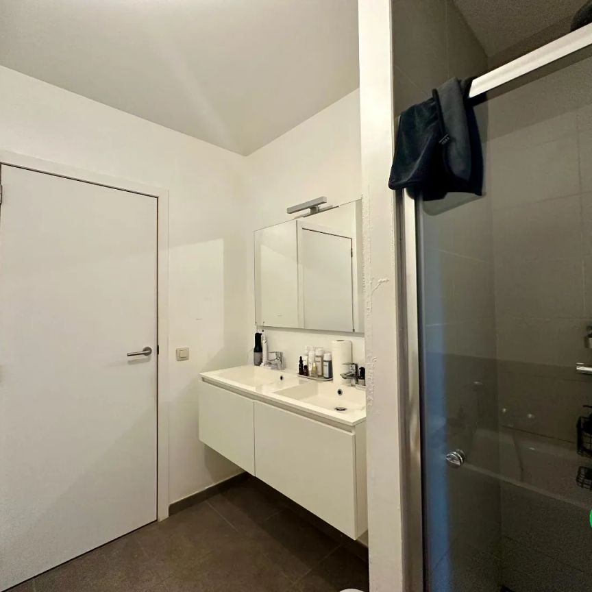 Instapklaar appartement met 2 slaapkamers te huur - Photo 1