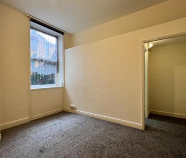2 bedroom ground floor flat to rent - Photo 1