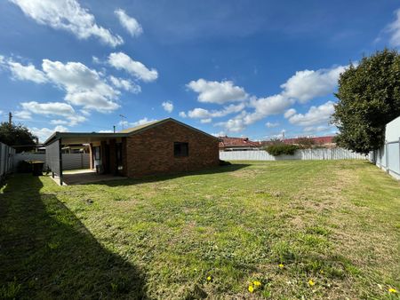 2/87 Inkerman Street, 3465, Maryborough Vic - Photo 2