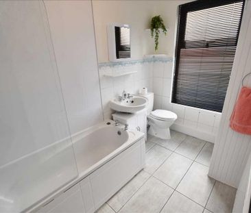 2 bedroom detached house to rent - Photo 1