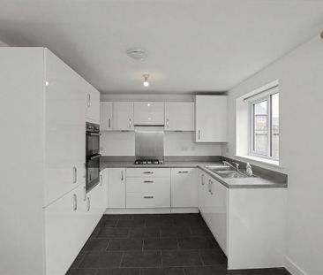 3 bedroom semi-detached house to rent - Photo 6