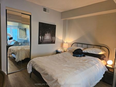 155 Yorkville Avenue #1812 - Photo 3