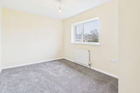 3 bedroom end of terrace house to rent - Photo 4