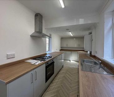 3 bedroom semi-detached house to rent - Photo 6