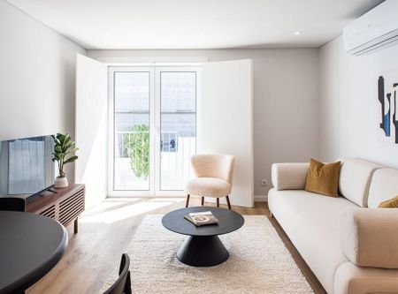 Largo Santa Bárbara, Lisbon, Lisbon 1150-260 - Photo 2