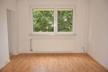 1 Raumwohnung im Dachgeschoss ab April verfügbar - Foto 2