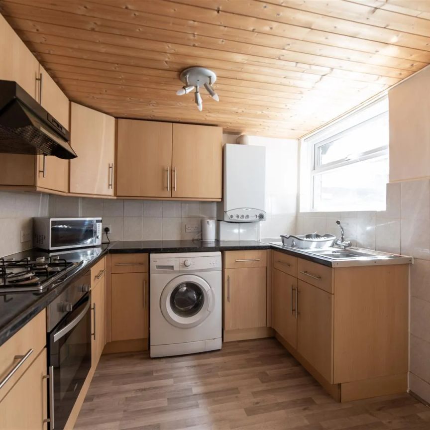 3 bed terraced house to rent in Clayton Park Square, Jesmond, NE2 - Photo 1
