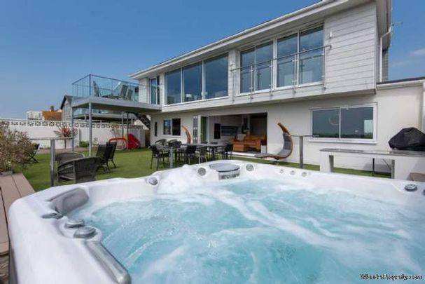 5 bedroom property to rent in Shoreham By Sea - Photo 1