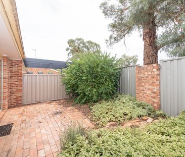 4 Nairn Place, Macquarie ACT 2614 - Townhouse For Rent | Domain - Photo 5