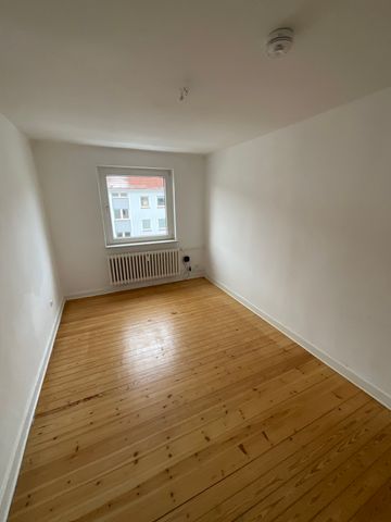 Schöne 3 Zimmer Wohnung einfach einziehen. - Photo 2
