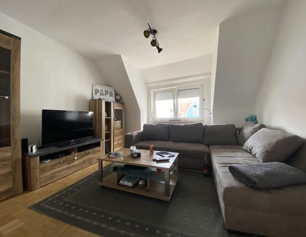 Gemütliche 2-Zimmer-Dachgeschoss-Wohnung im Zentrum von Neustadt/WN zu vermieten! - Foto 1