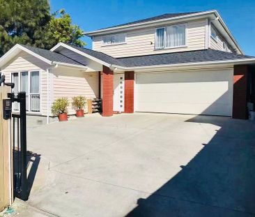 Spacious and Sunny 5 bedroom house in New Lynn! - Photo 3