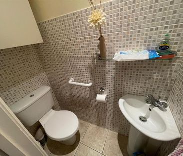 3 bedroom terraced house to rent - Photo 5