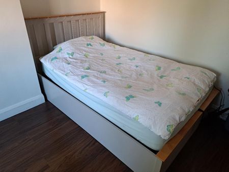 Room in a Shared House, Burgess Road, SO16 - Photo 5