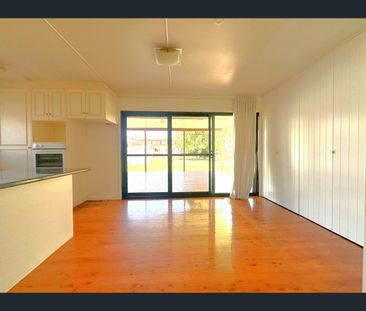 2 Shennan Street, Harristown, Qld 4350 - Photo 6