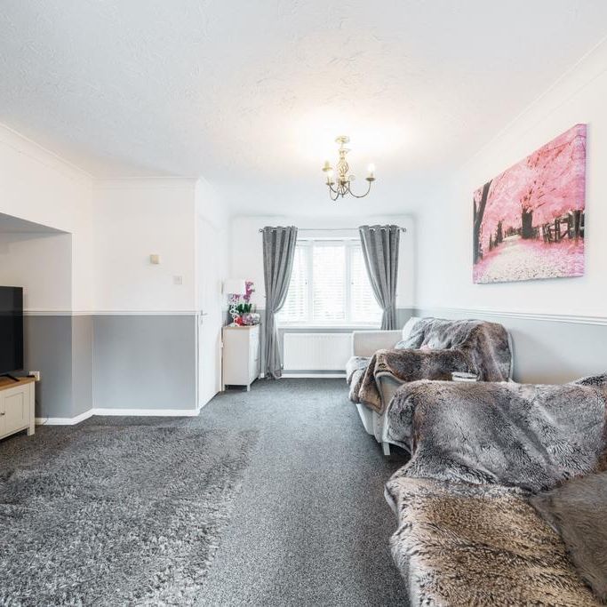 3 bedroom end of terrace house to rent - Photo 1