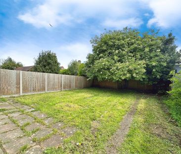 3 bedroom semi-detached house to rent - Photo 3
