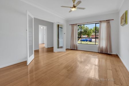 31 Myrtle Grove, Altona - Photo 5