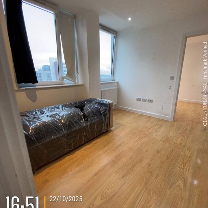 2 Bed Flat, Canterbury House, CR0 - Photo 1