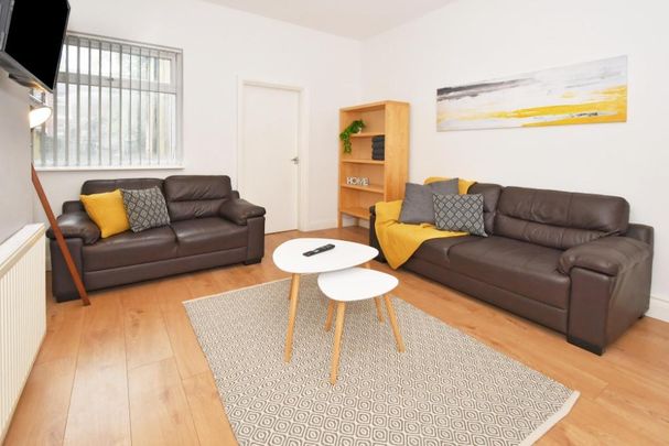 3 bedroom terraced house to rent - Photo 1