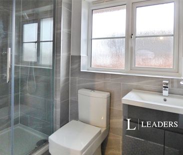 3 bedroom house to rent Faulkner Gardens, Wick, Littlehampton, BN17 - Photo 3