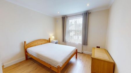 4 bedroom terraced house to rent - Photo 5