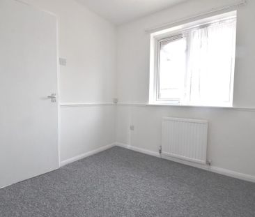 2 bedroom semi-detached house to rent - Photo 3