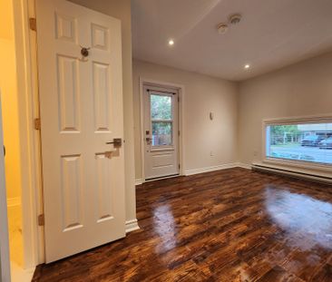 For Lease - 2407 Mainroyal Street Unit# Upper, Mississauga, Ontario - Photo 3