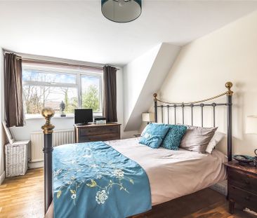 4 bedroom House in Nine Mile Ride, Wokingham - Photo 2