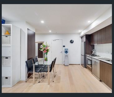 Private & Convenient Living with a Dedicated Study in Coburg - Photo 1