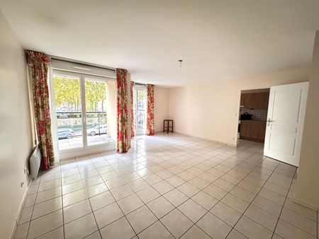 Location Appartement 4 pièces 99m² - Photo 2