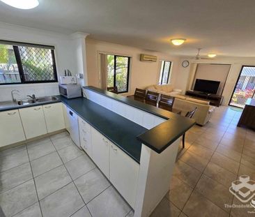 Furnished Villa with swimming pool - Photo 4