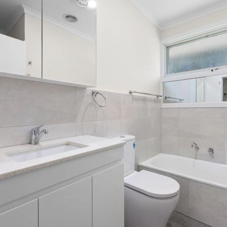 A light-filled wonderland in the Mount Waverley School Zone (STSA) - Photo 5