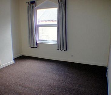 3 BEDROOM NEWLY REFURBISHED TERRACED HOUSE IN SHELTON, STOKE - Photo 6