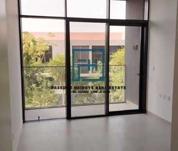 4BED MIDDLE UNIT WITH SMART HOME CONTROL SYSTEM - Photo 5