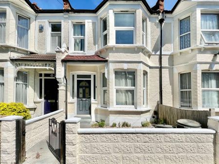 4 bedroom terraced house to rent - Photo 4