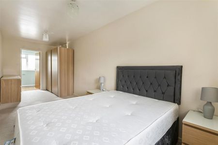 4 bedroom detached house to rent - Photo 5