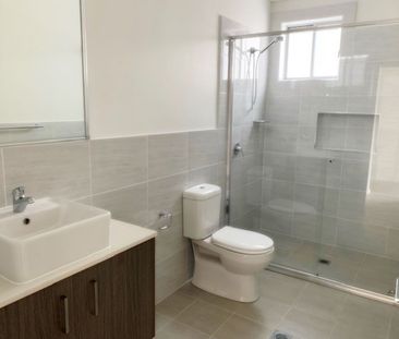 EASY TO MAINTAIN - Photo 2