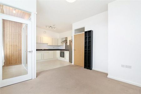 1 Bed Flat, Brent Road, E16 - Photo 2