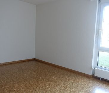 Appartement de 4.5 pièces au rez-de-chaussée - Photo 2