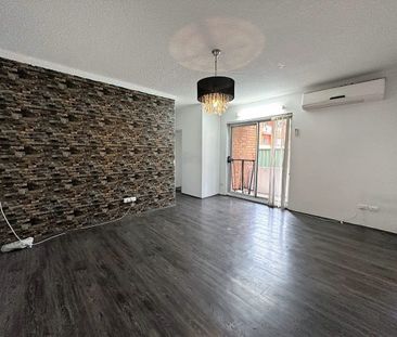Ground Floor Unit. Security Access. - Photo 1